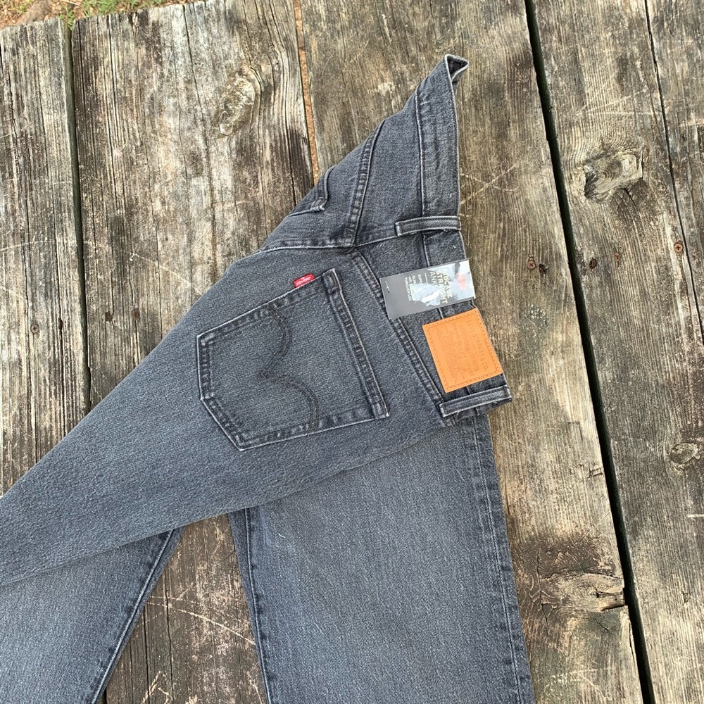 ♥︎ Levi’s RIBCAGE STRAIGHT ANKLE 28”x26” NWT